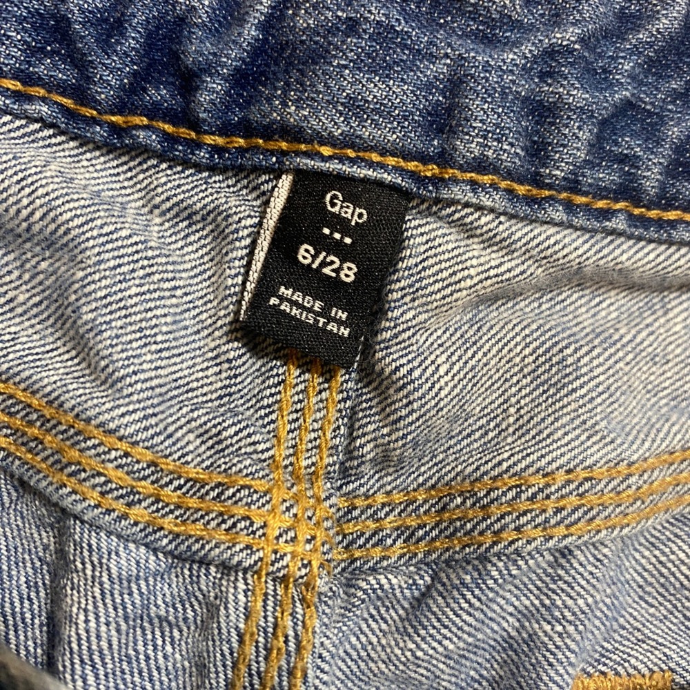 Y2K Gap 1969 Womens Blue Denim Shorts Size 6 28 Medium Wash Distressed Mid Rise - Picture 3 of 8